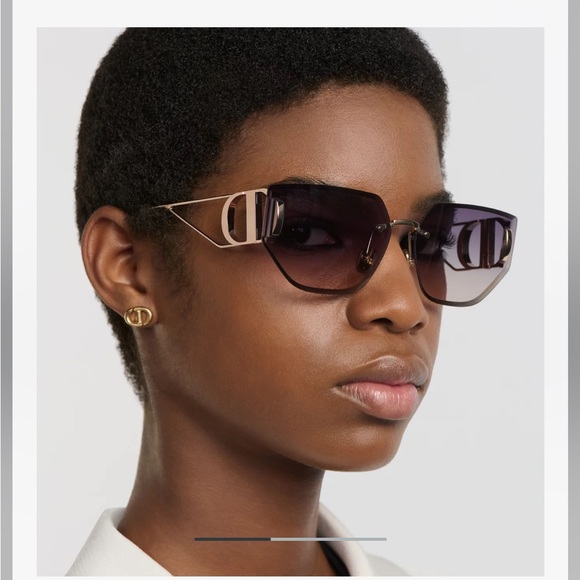 30Montaigne B3U
Gradient Purple-to-Nude Butterfly Sunglasses - Picture 4 of 7